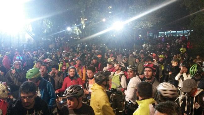 “No más ciclistas muertos”: protestan en el DF con una rodada