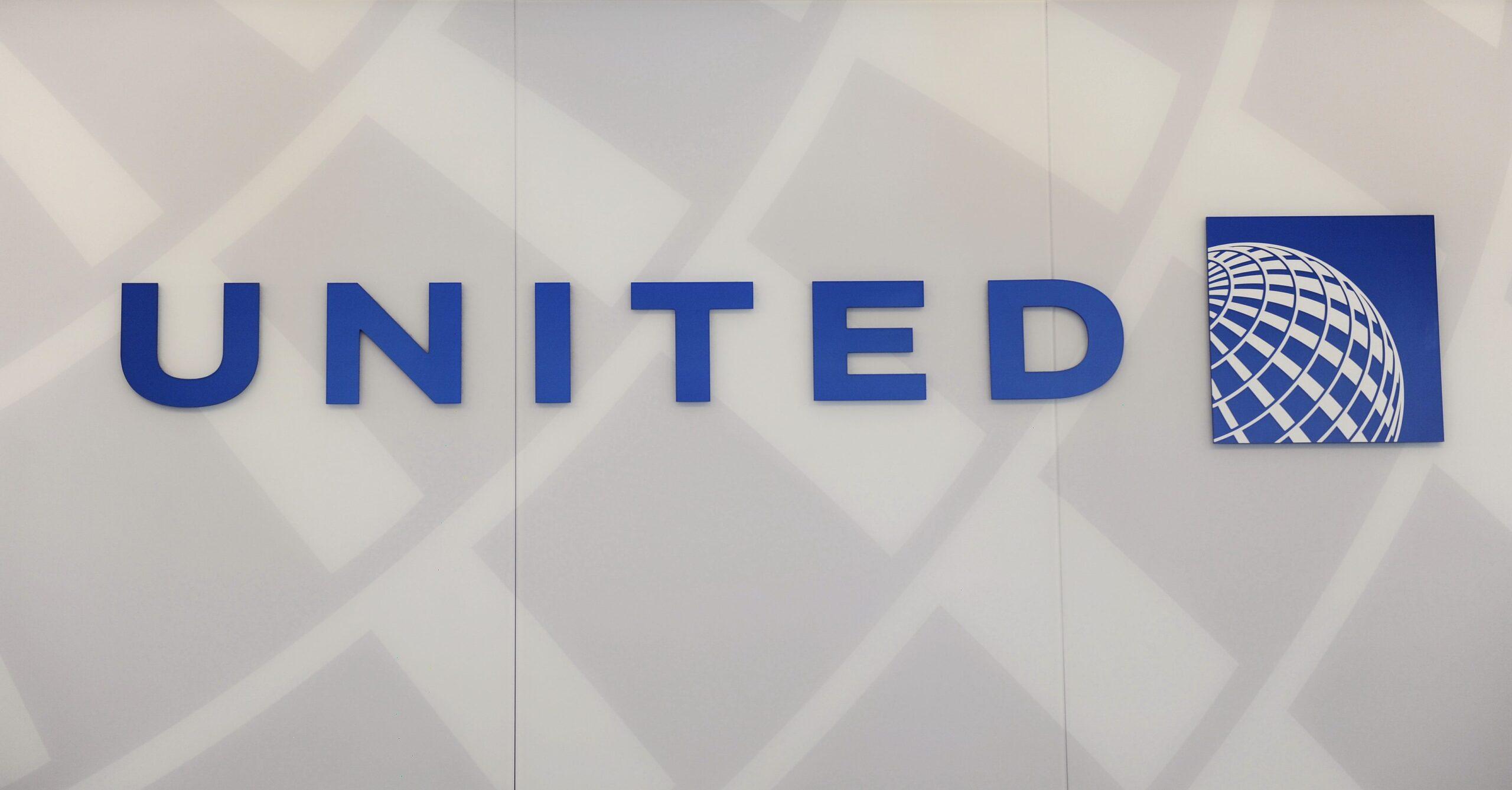 United Airlines pierde millones tras sacar a pasajero a la fuerza de uno de sus vuelos