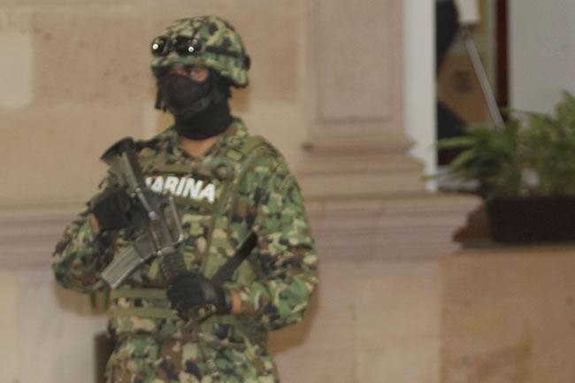 Detienen a 35 policías en Veracruz y a 18 en Guerrero