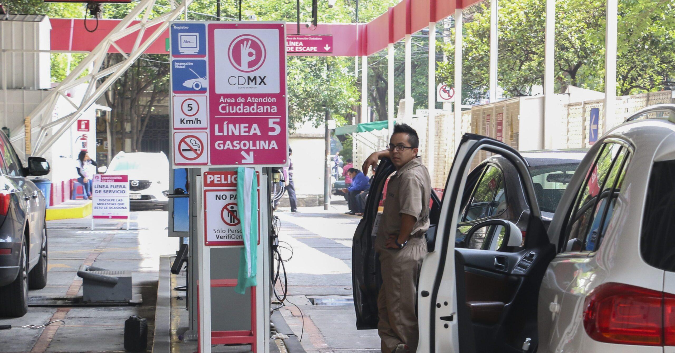 Verificación vehicular y multas en la CDMX costarán más en 2017