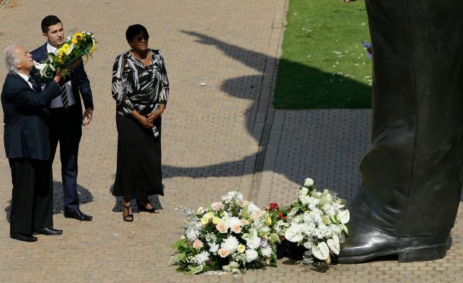 Sudáfrica recuerda a Mandela en el primer aniversario de su muerte
