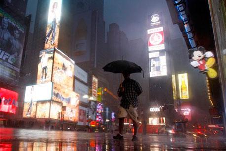 “Irene” se degrada a tormenta tras azotar Nueva York