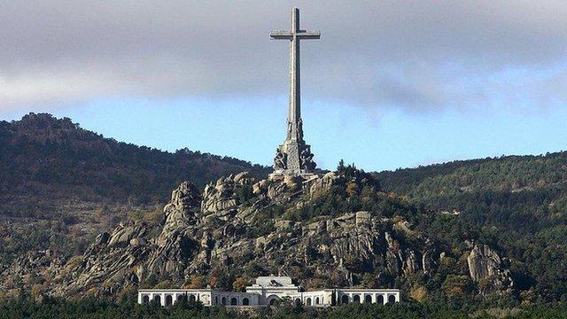 ¿Puede la Iglesia en España detener la exhumación de Francisco Franco del Valle de los Caídos?