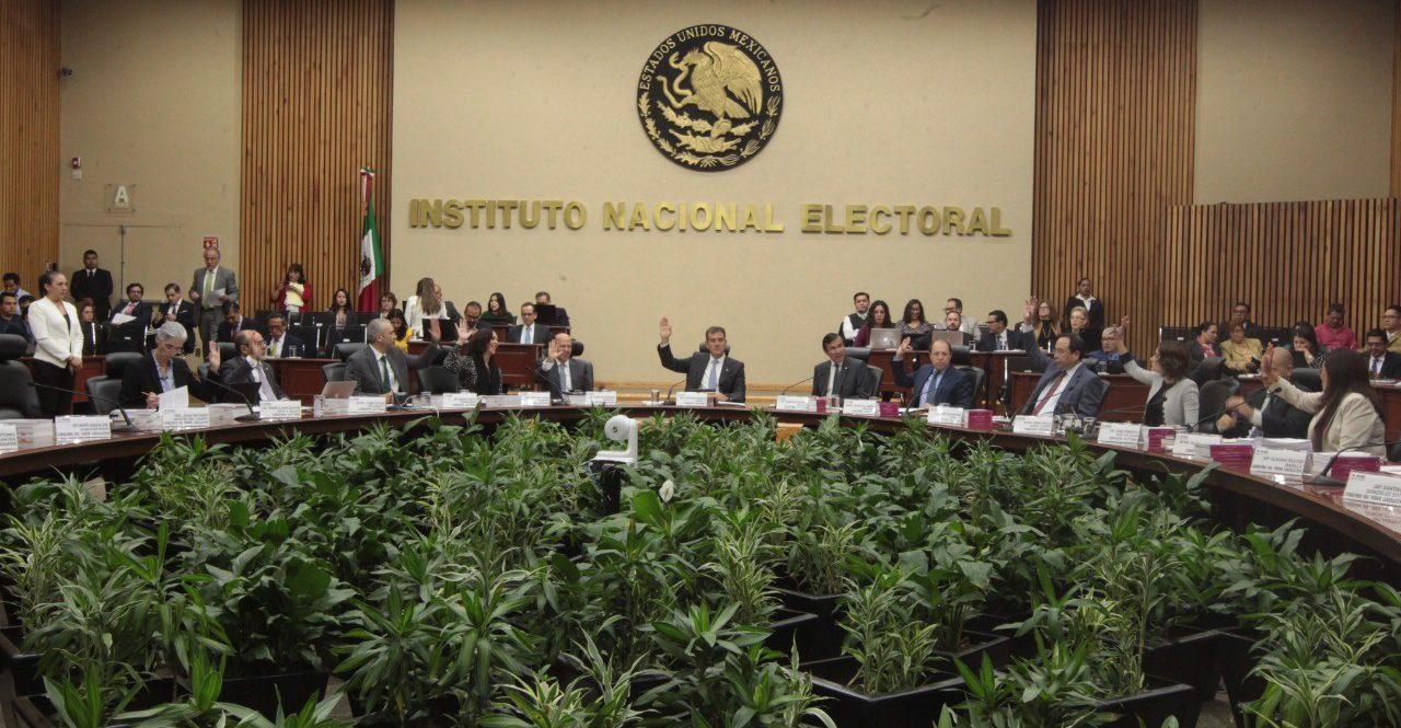 Diputados prevén recortar al INE 1,071 mdp; ponen en riesgo elecciones, dice Córdova