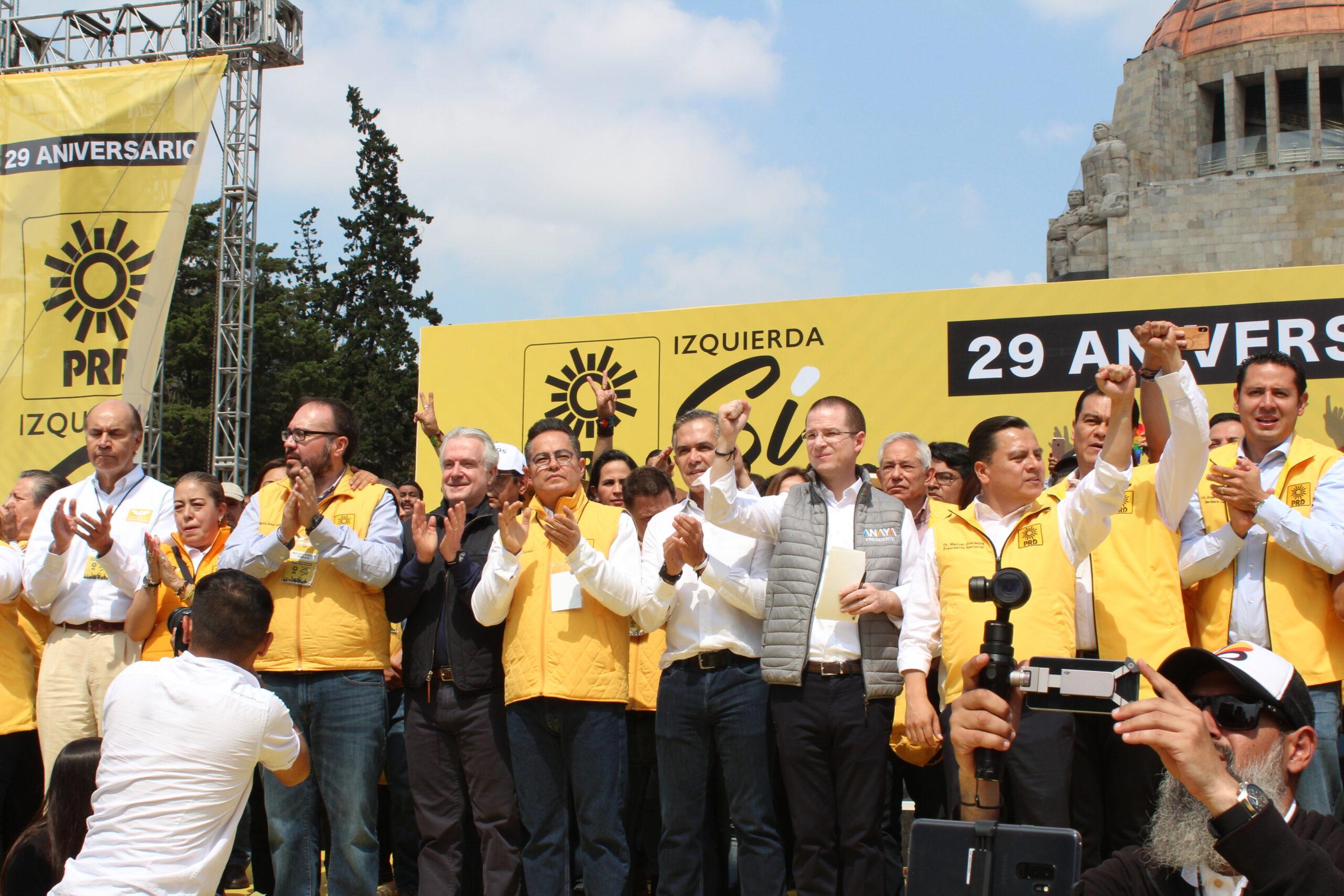 El PRD festeja su 29 aniversario sin figuras históricas, entre panistas y con Ricardo Anaya  