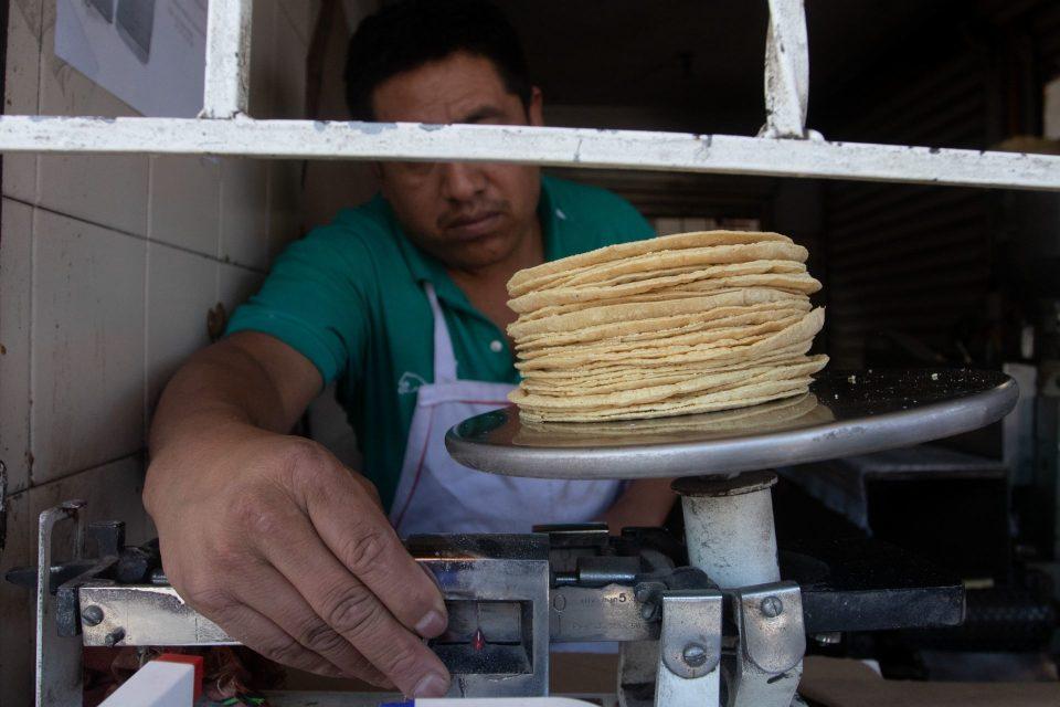#SemáforoEconómico: El 35.7% de la población no tiene acceso a la canasta alimentaria básica