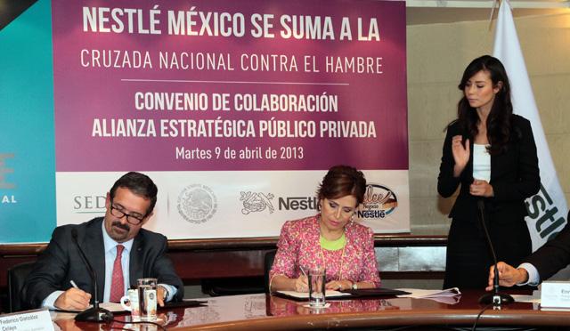 Robles defiende participación de Pepsi y Nestlé en Cruzada contra el Hambre