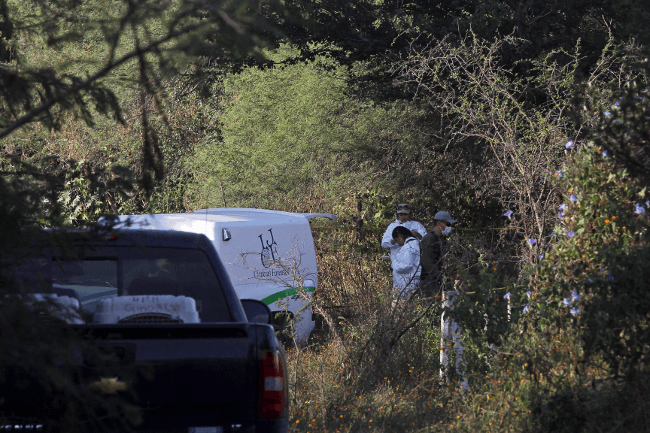 Hallan 15 cuerpos en nuevas fosas en Jalisco