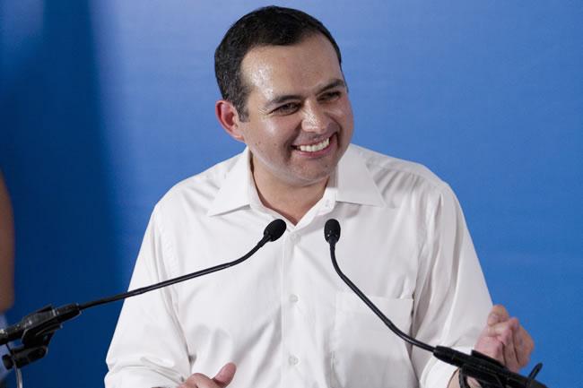 Le vamos a ganar a Peña Nieto: Cordero