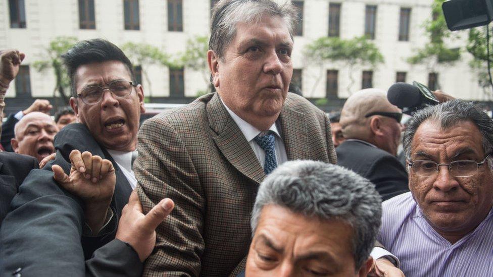 Caso Odebretch: el expresidente de Perú, Alan García, pide asilo en la embajada de Uruguay cuando comenzaba a cercarlo la Justicia por corrupción
