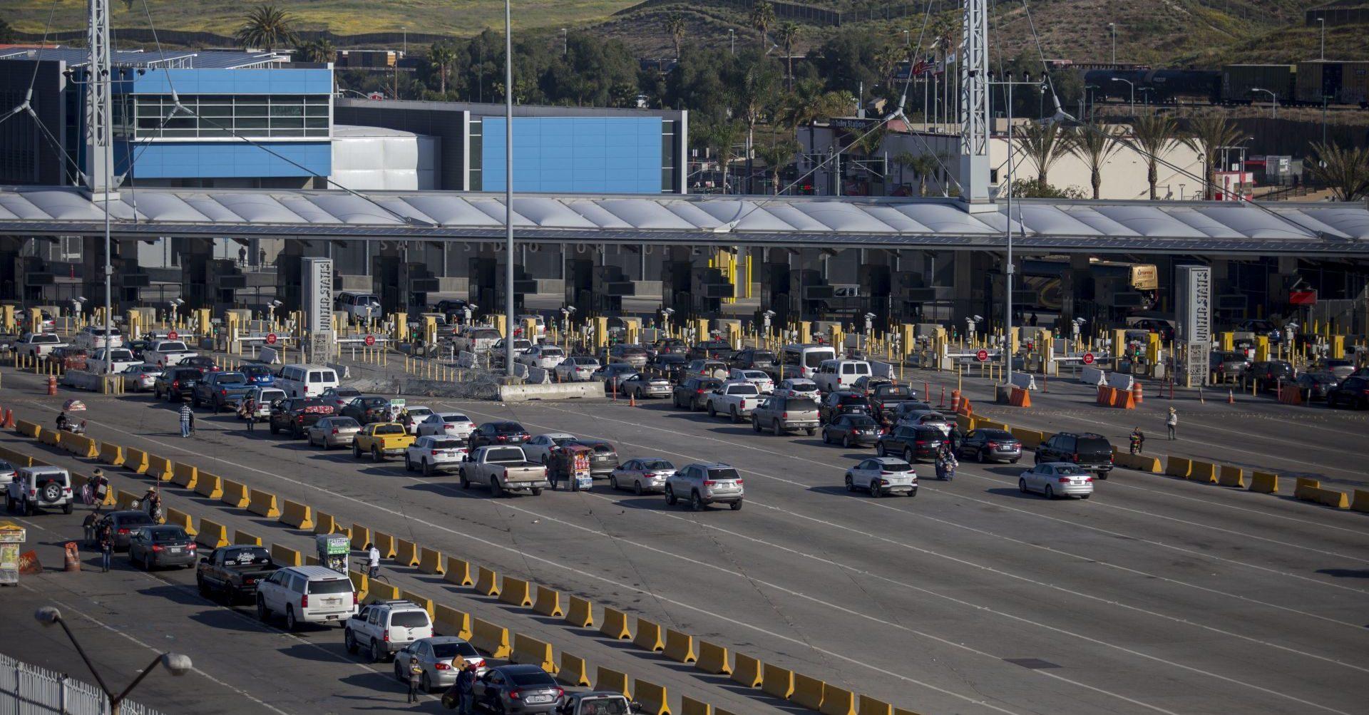 Hacienda investiga a los 49 administradores aduanales del país; 3 fueron removidos
