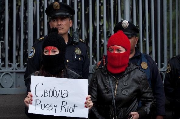 ¡Liberen a las Pussy Riot!, protestan en el DF