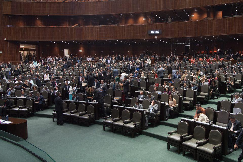 Diputados se niegan a recortar el dinero a los partidos