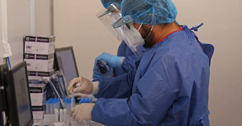 Jalisco detecta cuatro posibles casos de variante sudafricana-brasileña de COVID