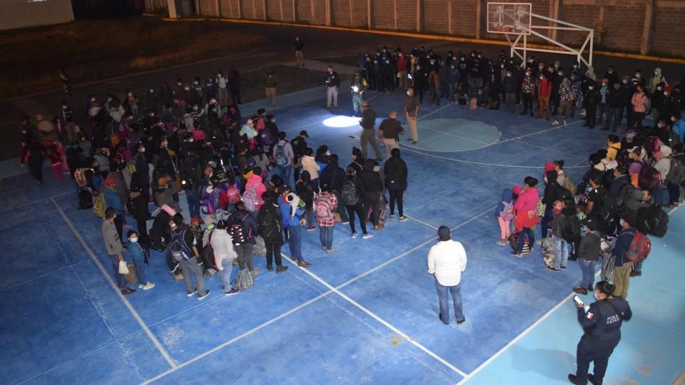 México expulsa a Guatemala a 101 menores no acompañados detenidos en tráileres en Tamaulipas