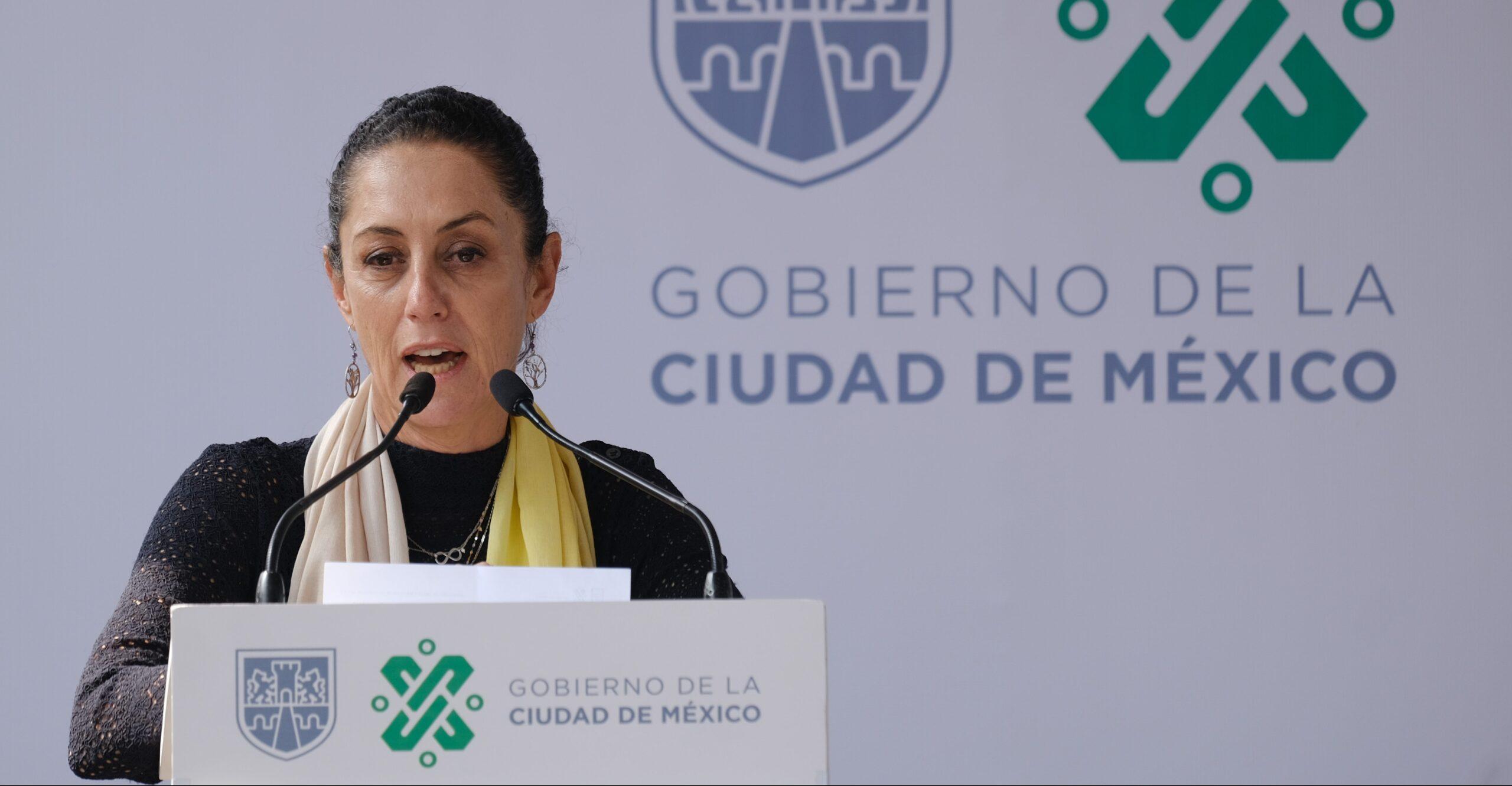 Sheinbaum plantea recortar altos funcionarios para invertir sus salarios en puentes y transporte