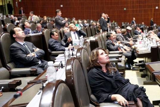 Diputados aprueban en lo general que privados participen en el mercado eléctrico