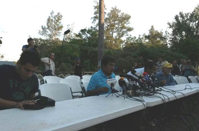 “Hasta que no haya pruebas científicas, nuestros hijos siguen vivos”: padres normalistas