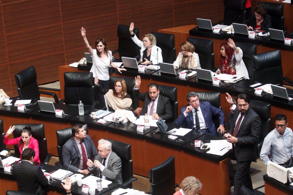 Por la falta de un voto de Morena, Reforma Educativa de AMLO no pasa en el Senado