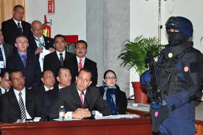 Si se siente inseguro, compre un perro o un candado, recomienda secretario de Seguridad de Veracruz