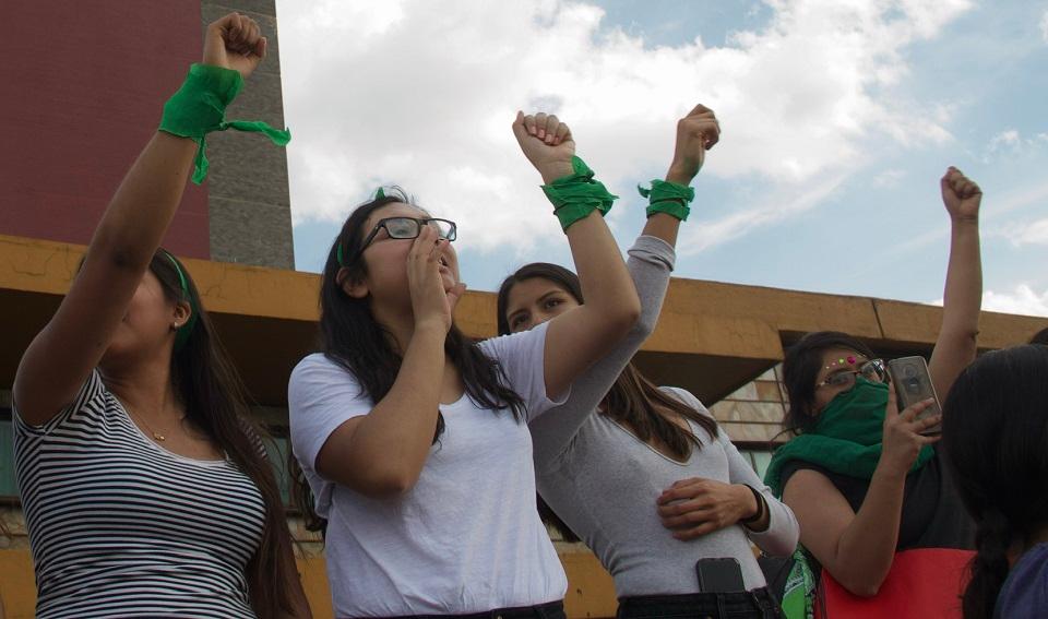 Paros contra el acoso sexual en la UNAM se extienden a planteles fuera de la CDMX