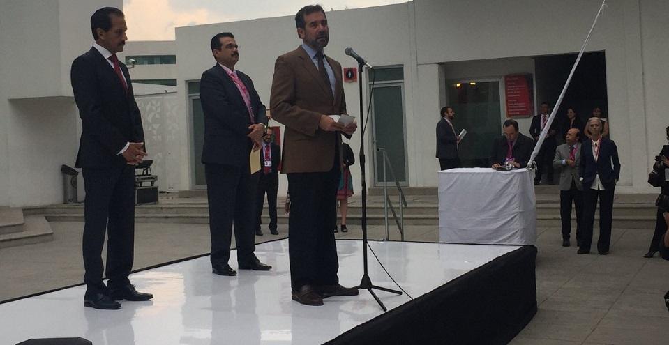 Presidente del INE acusa a dos televisoras de no estar a la altura por no transmitir debate en Puebla