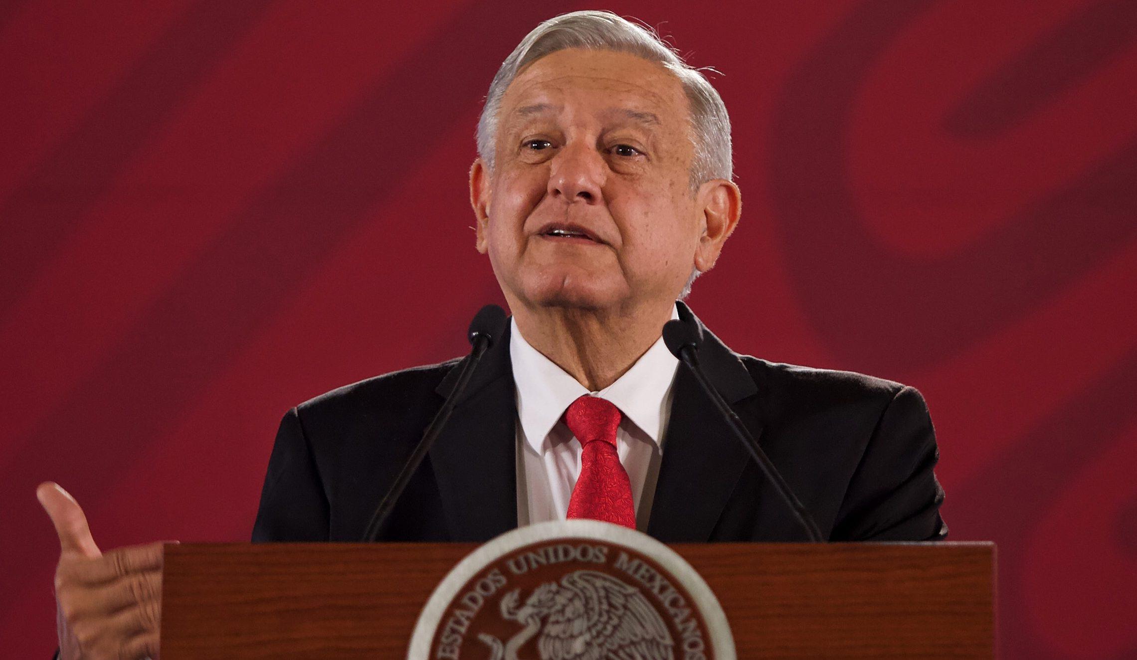 AMLO pide a partidos gastar 50% menos y devolver dinero al erario