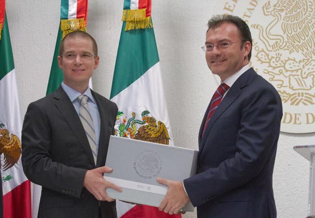 Videgaray entrega paquete económico y reforma fiscal