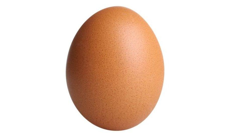 El huevo de Instagram: la imagen que rompió el récord de “me gusta” en la red social y que resultó ser una campaña de salud mental