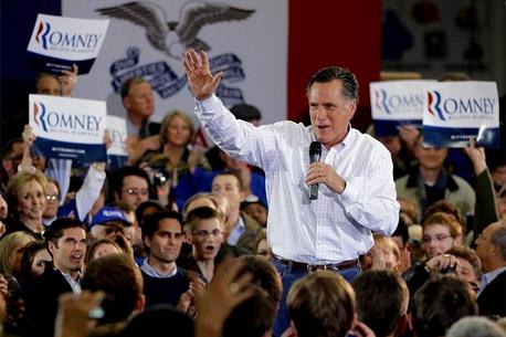 Romney decide <i>no quedarse fuera</i>  y “aboga” por derecho de parejas gay a la adopción