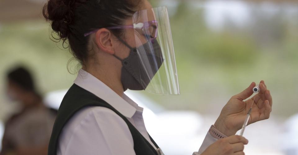 Llegan a México un millón más de vacunas del laboratorio chino Sinovac