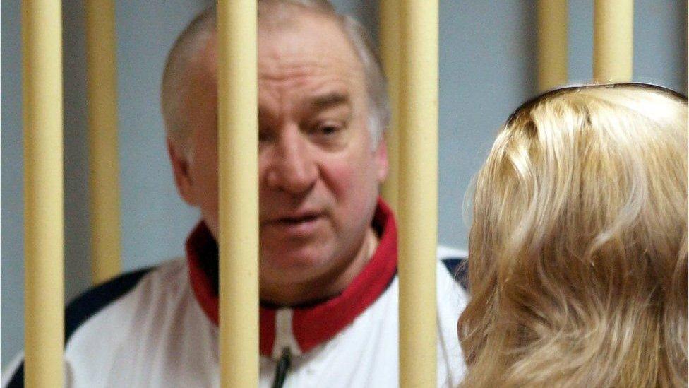 El exespía ruso Sergei Skripal, envenenado con un agente nervioso en Reino Unido, sale del hospital
