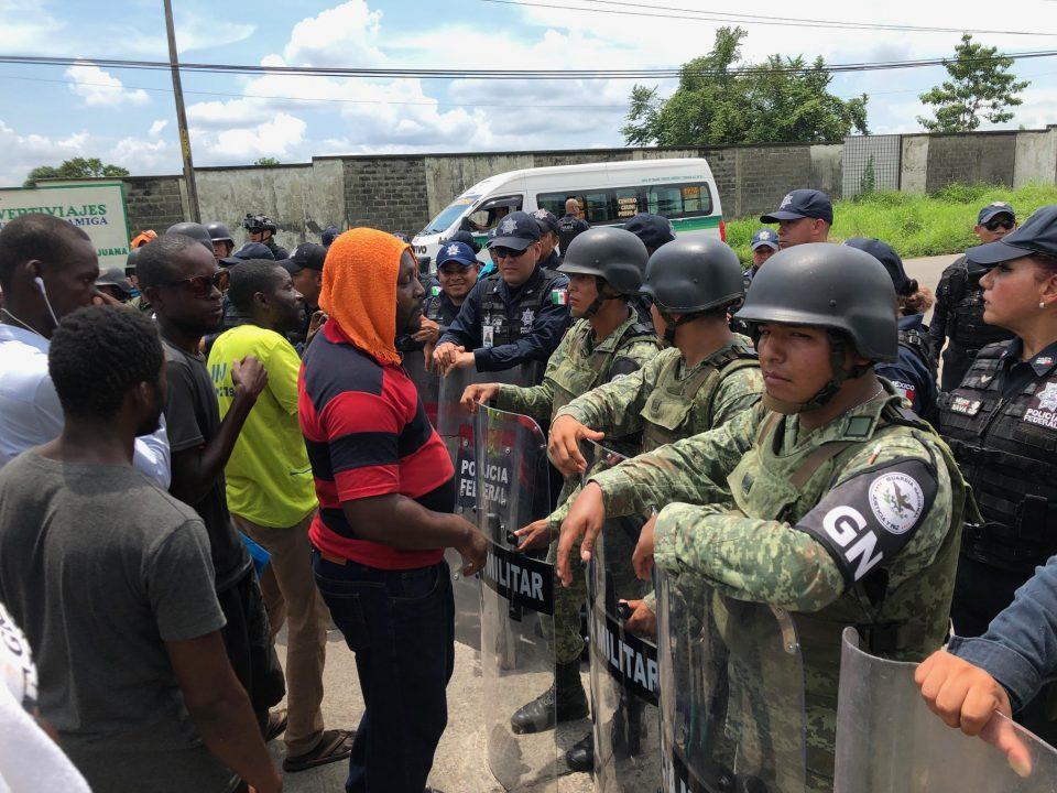 La orden del INM que explica por qué cientos de migrantes africanos protestan en Tapachula, Chiapas