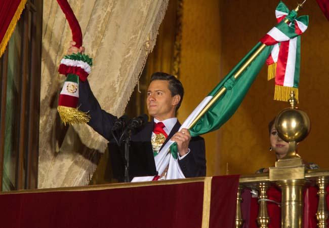 Da Peña Nieto su primer Grito de Independencia (video)