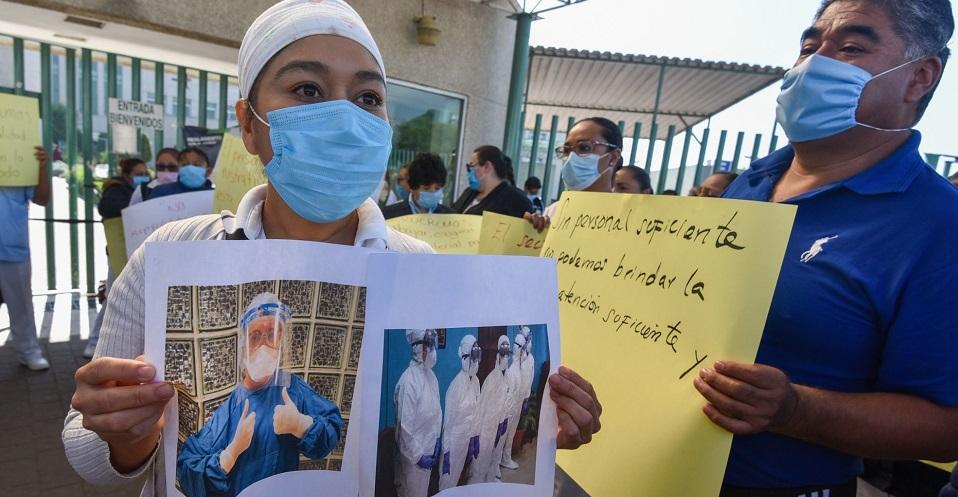 Al menos 6 fallecimientos y 150 casos de enfermeras y médicos con COVID-19 en sector Salud