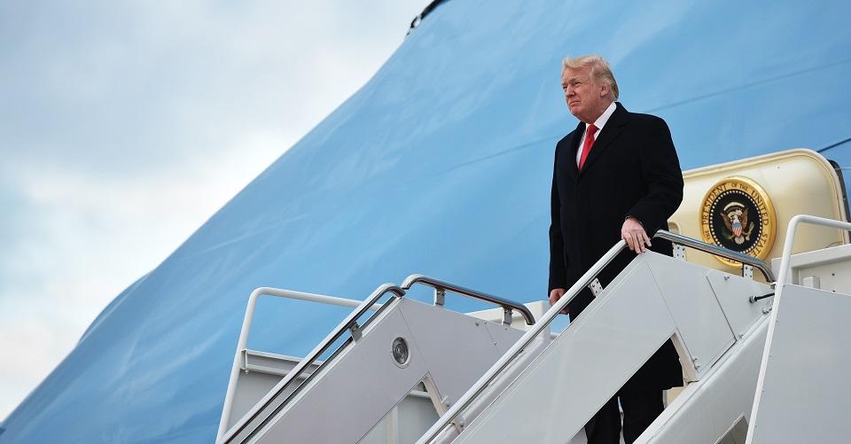 El FBI investiga si Trump hizo pacto con los rusos para ganarle a Hillary Clinton