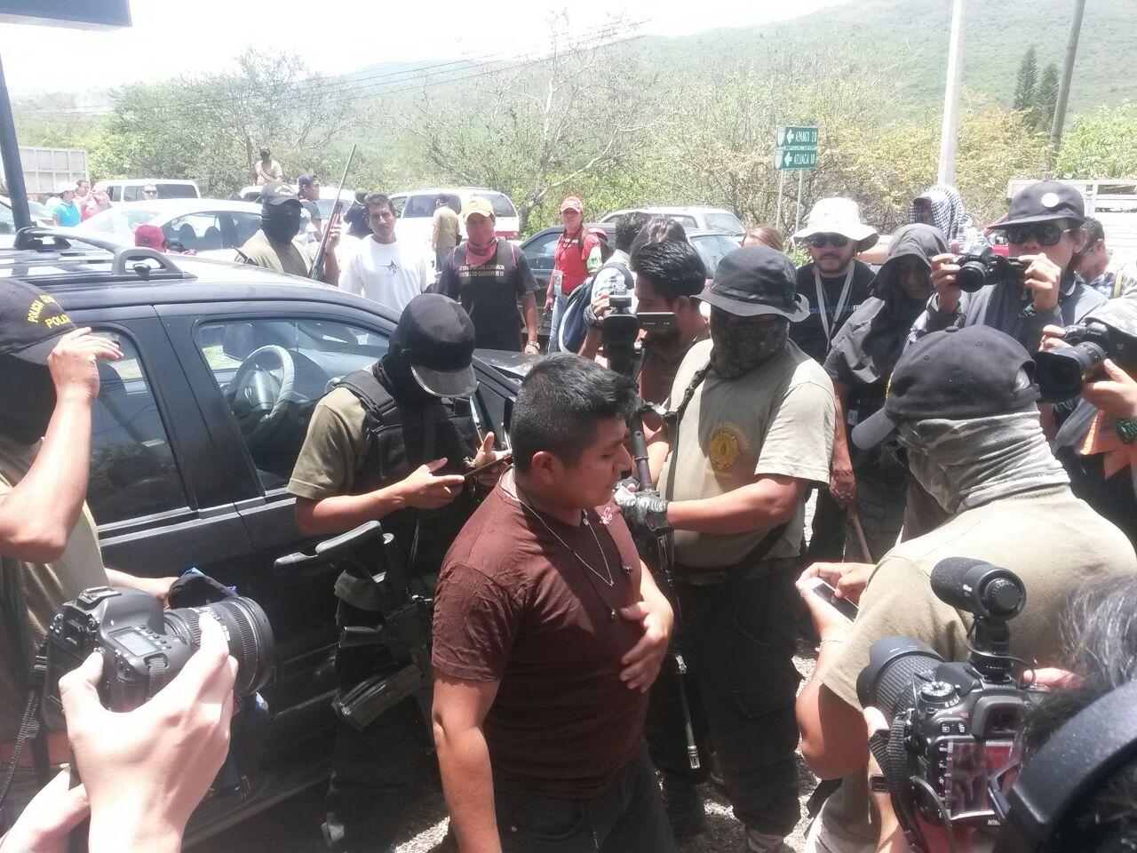 Roban paquetes electorales en Tixtla, Guerrero; Policía comunitaria y manifestantes instalan retén a la entrada del municipio