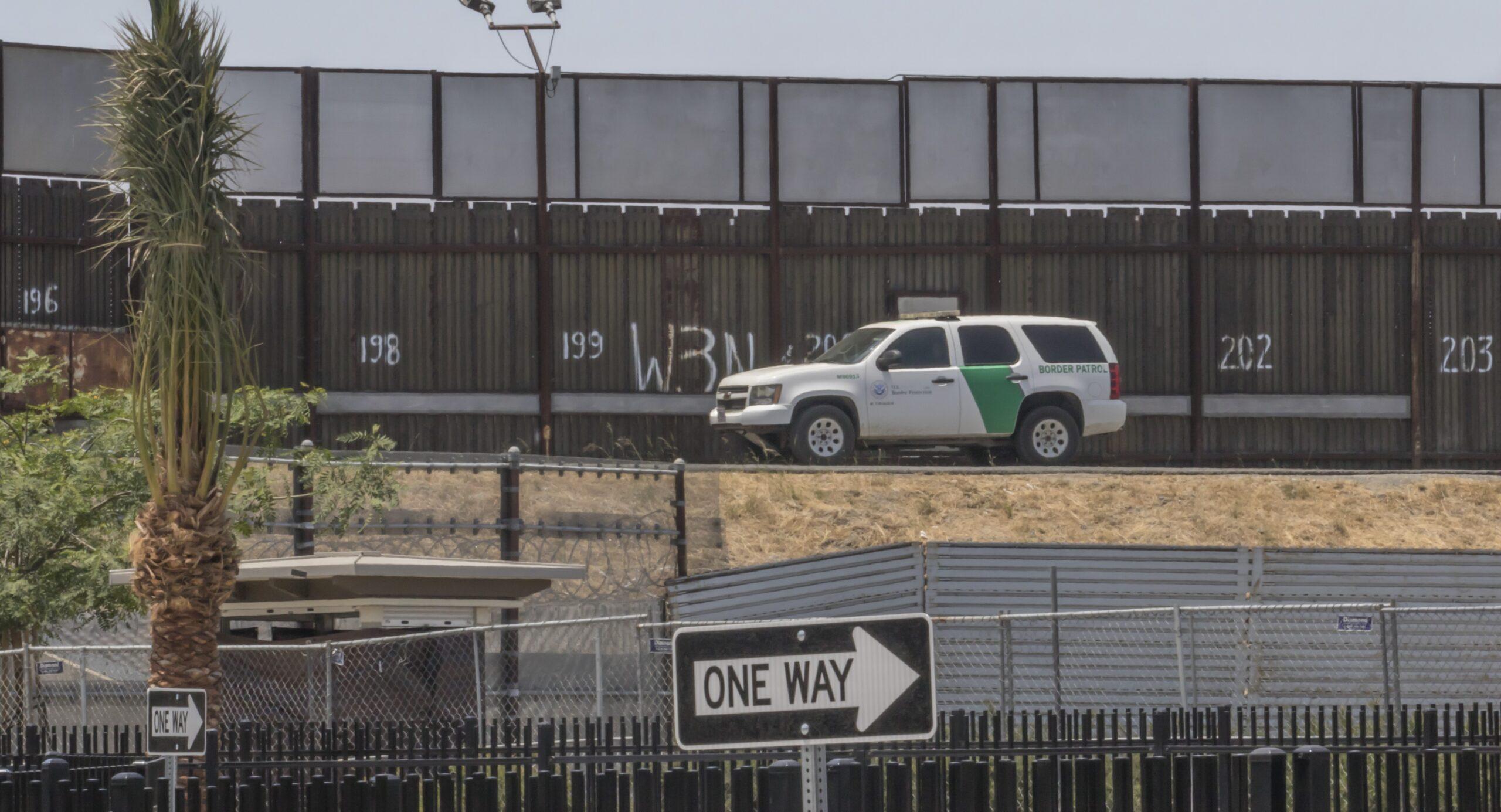 Enemigo en casa: agentes de EU son sobornados para permitir el paso de migrantes y drogas