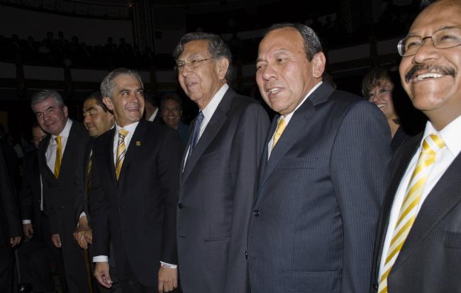 Bejarano forma bloque opositor a Los Chuchos en el PRD; propone a Cárdenas como dirigente