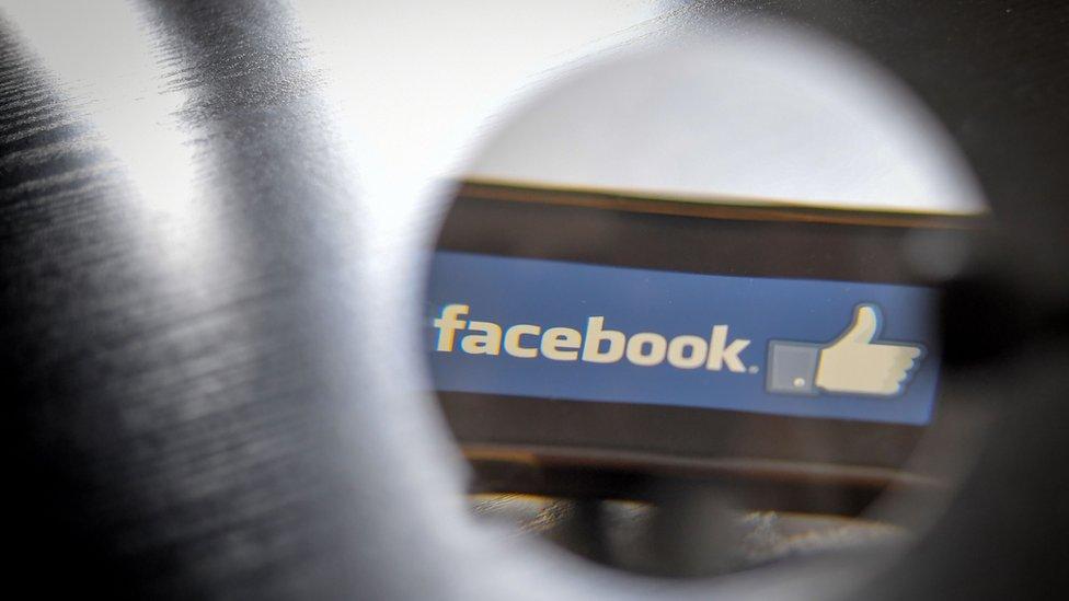 Facebook: el demoledor informe del Parlamento británico que acusa a la red social de actuar como un “gánster digital”