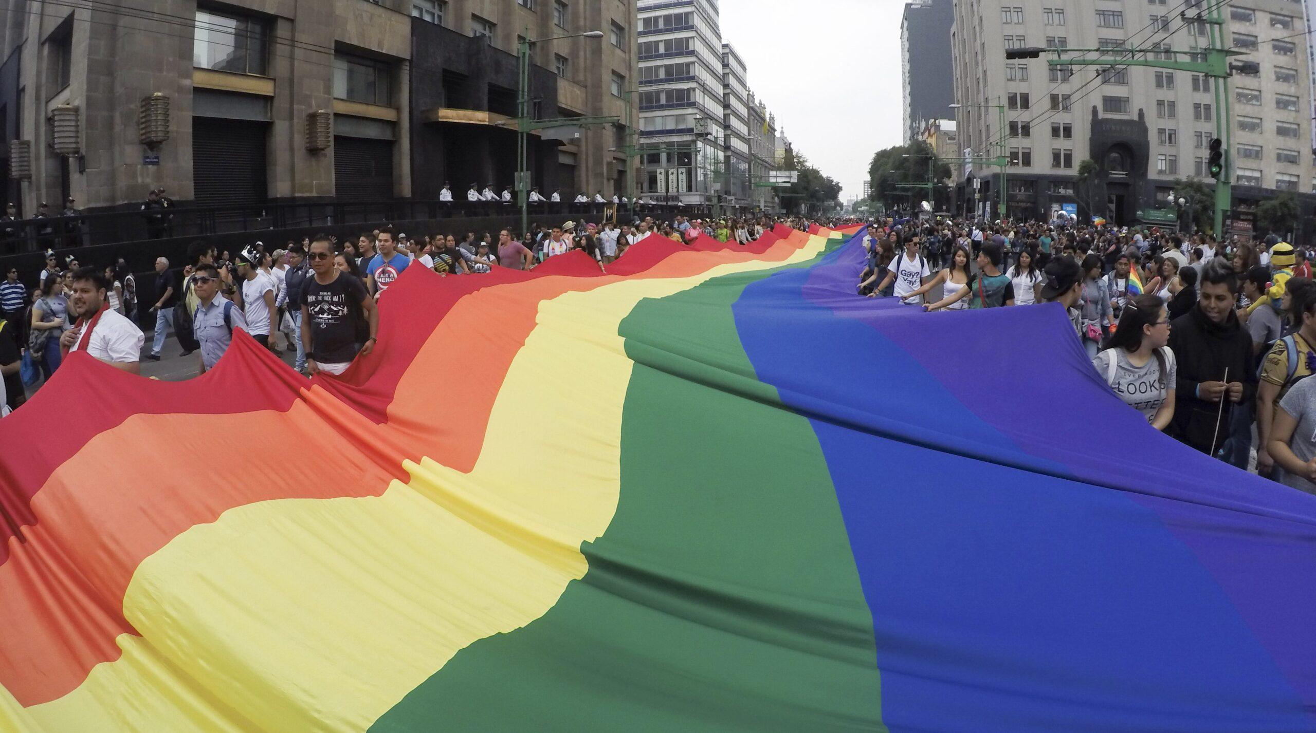 Activistas y miembros de la comunidad LGBTTTI son postulados por el PRD para ser legisladores