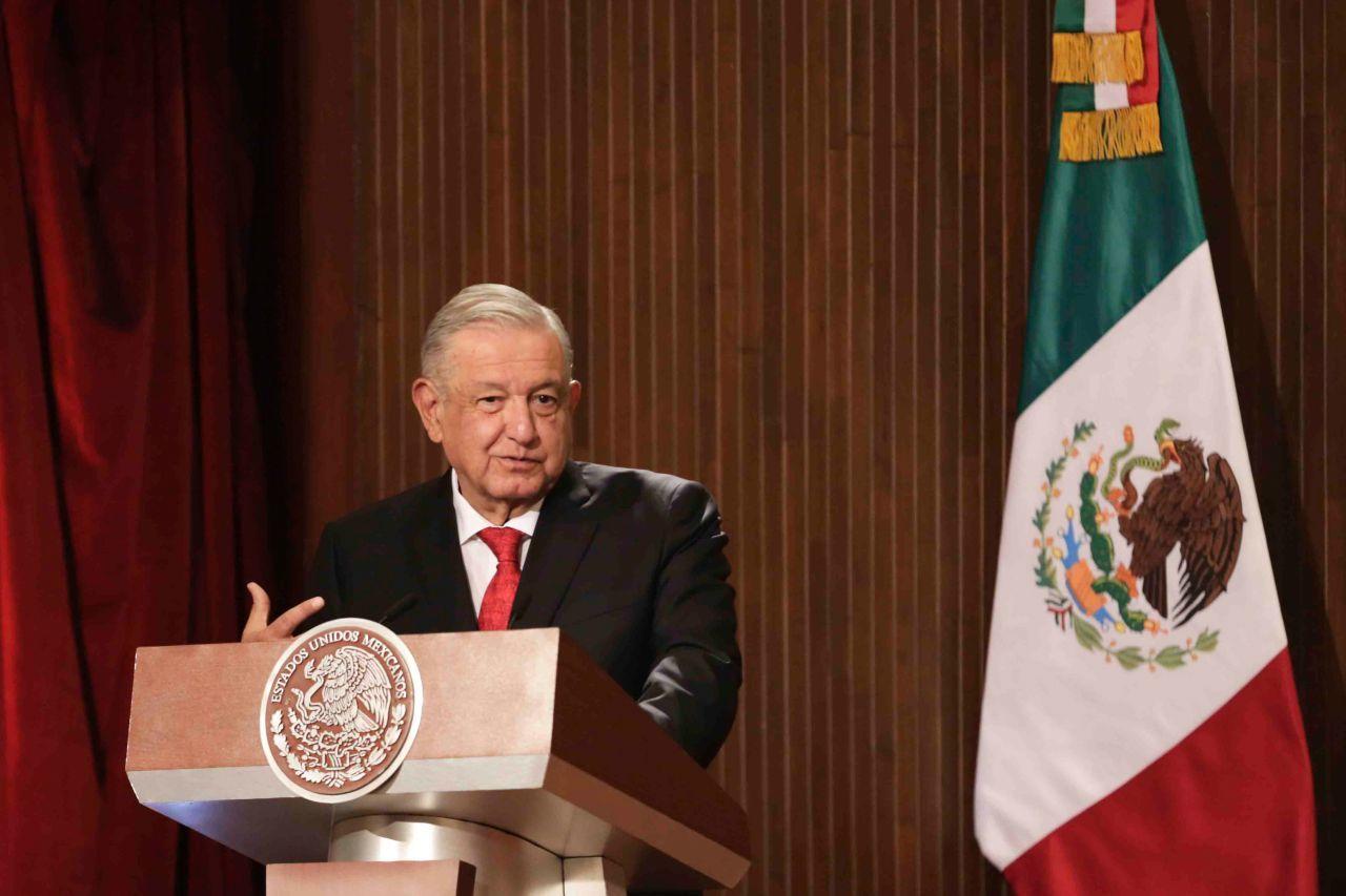 Reforma electoral es necesaria para tener autoridades independientes, dice AMLO ante Lorenzo Córdova