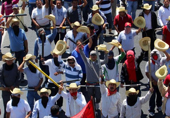 Maestros conforman el Movimiento Popular de Guerrero