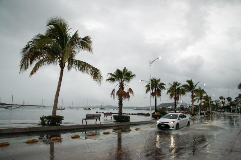 Huracán Kay baja a categoría 1: se prevén lluvias intensas en cinco estados y fuerte oleaje