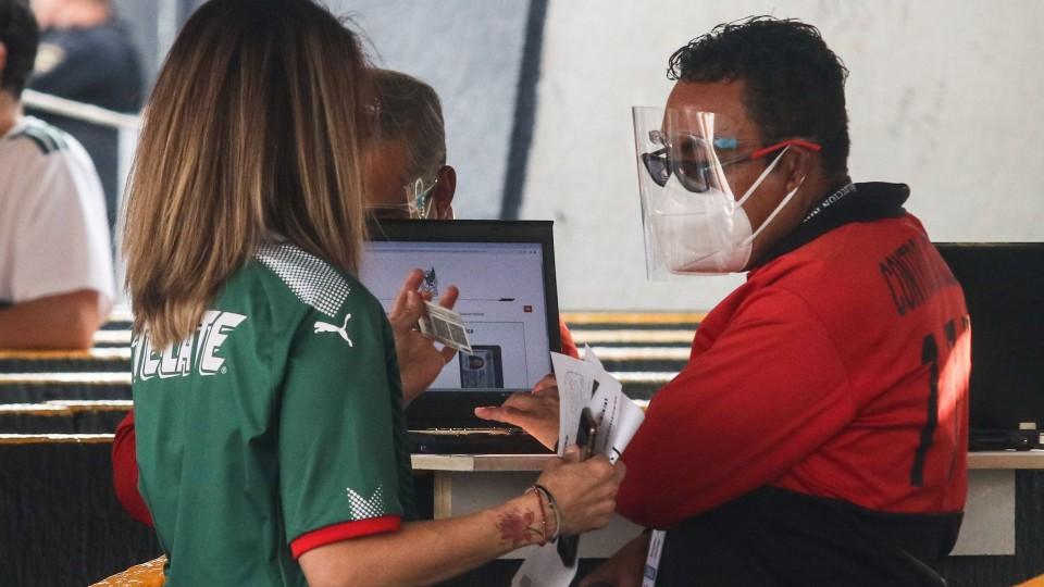 INAI, Liga Mx y FMF instalarán mesa de trabajo para analizar el sistema Fan ID en estadios