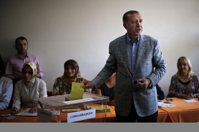 Erdogan gana la primera elección presidencial directa en Turquía