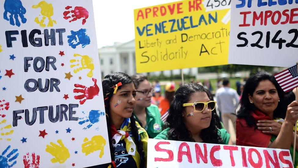 “Las sanciones a Venezuela son medidas de presión, pero hace falta una oposición que pueda luchar frontalmente contra el gobierno, y eso no hay”