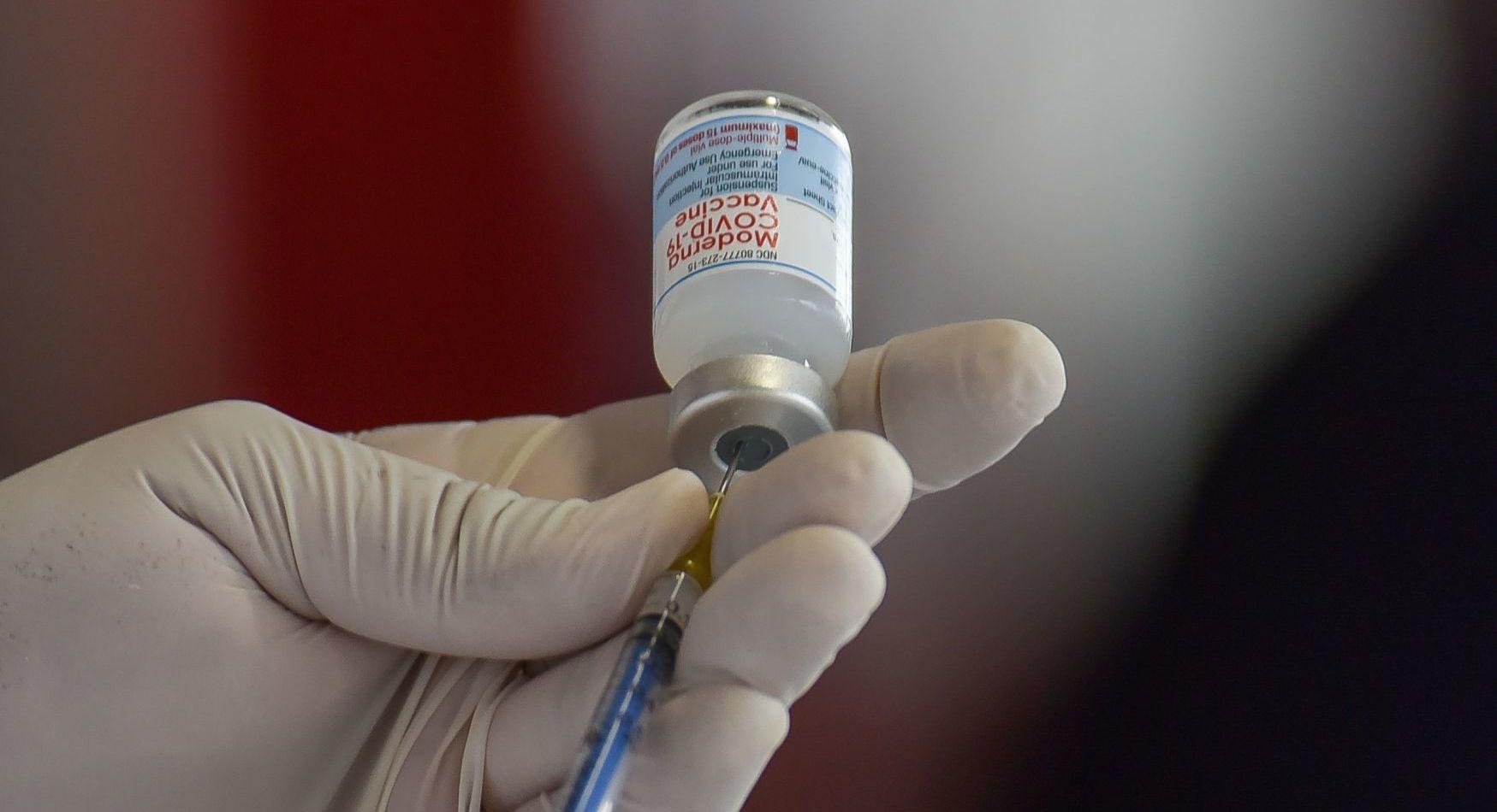 Menores de edad de Nuevo León serán vacunados contra la COVID en Texas