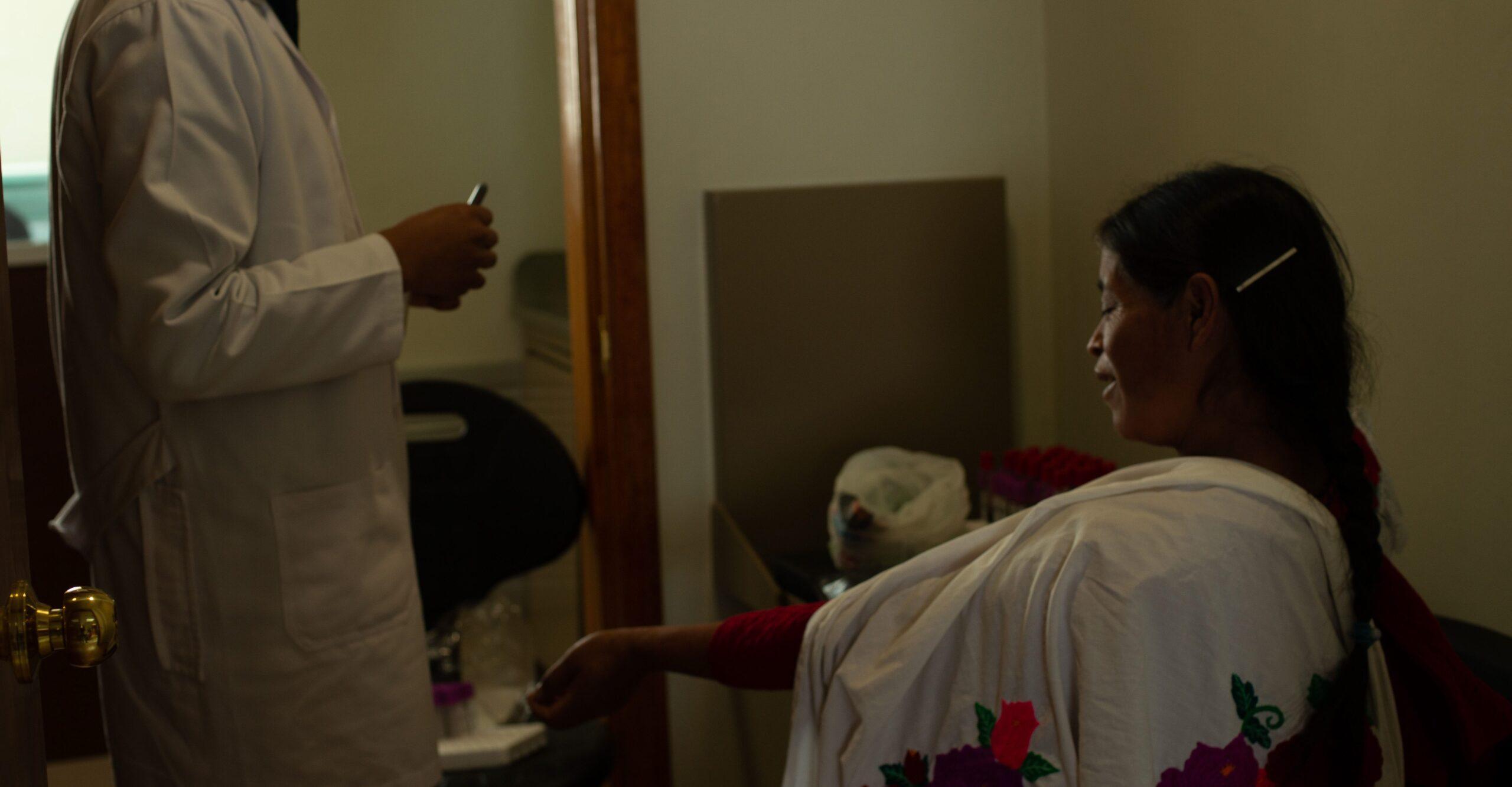 ¿Hay presupuesto para los institutos médicos del país? Los directores dicen que no, AMLO asegura que sí