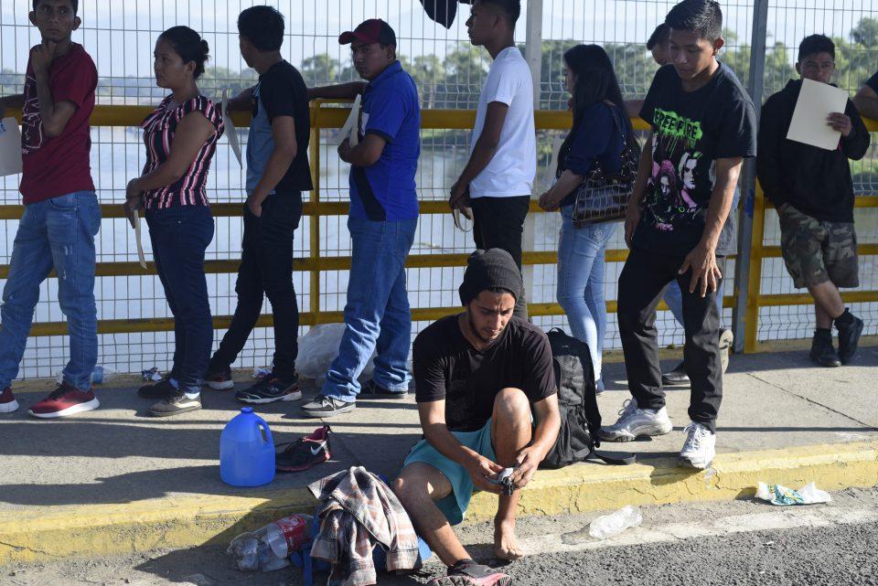 INM impidió que ONG ingresara a estación donde tienen encerrados a migrantes de la caravana